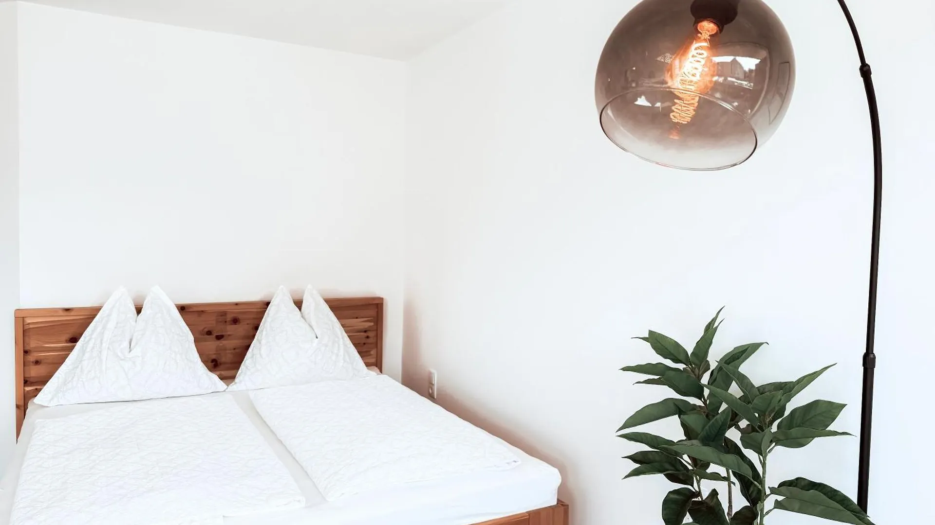 Apartment Gluecksmoment Mit Balkon In Graz